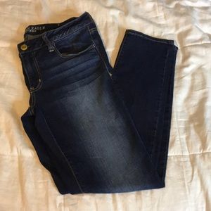 AMERICAN EAGLE DARK WASH JEANS